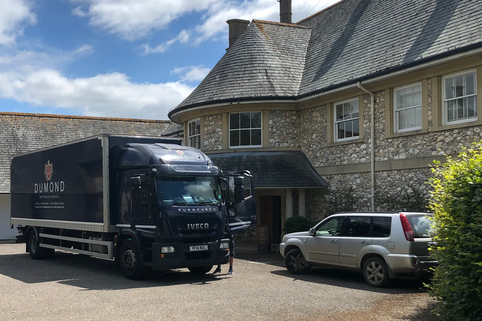 Home removals for properties of all sizes, from small flats to large family homes.